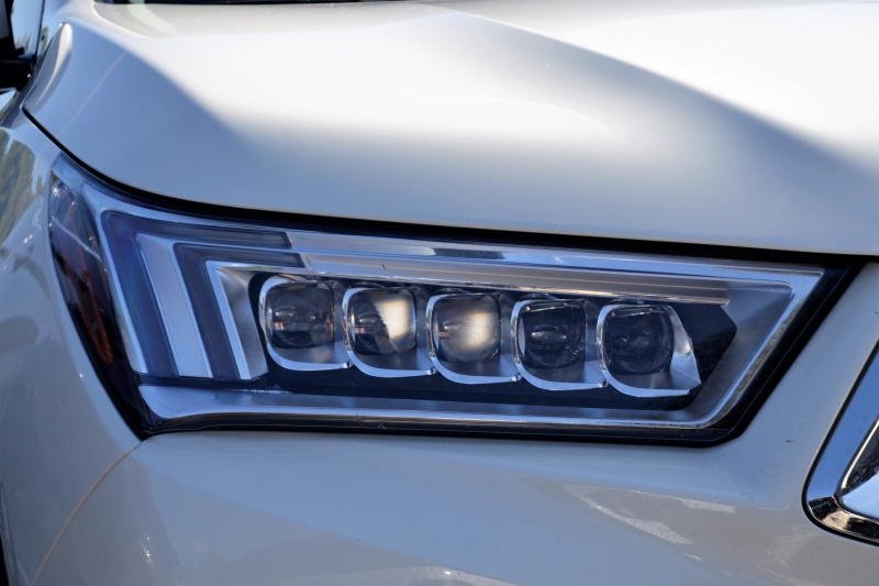 concession-AUVARE-min_acura-headlamp-2834131